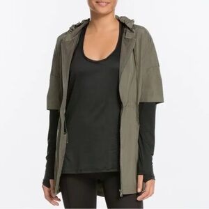 Champion Womens Windbreaker Full Zip Rain Coat Hoodie Long Sleeves Jacket Small